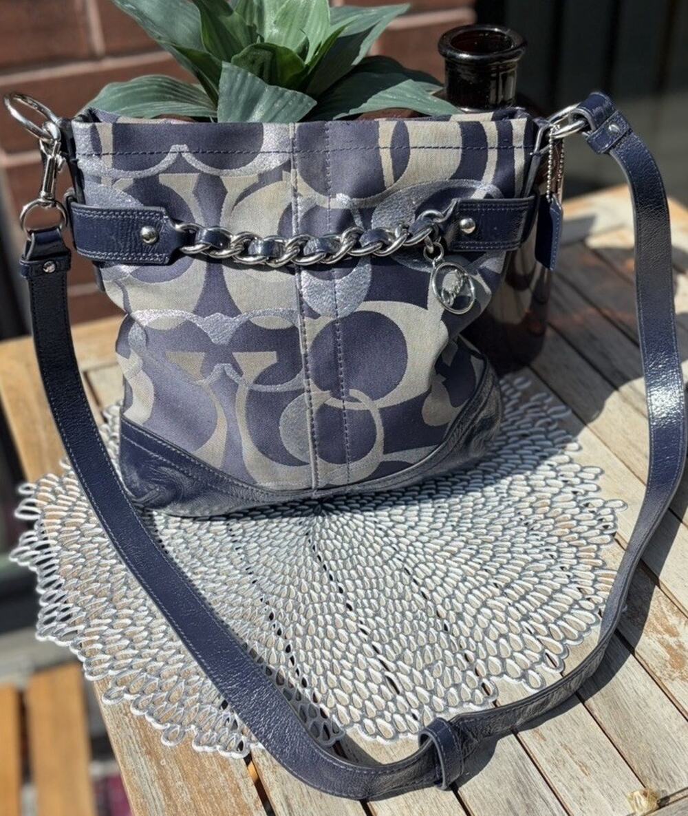 Coach 1999 Vintage Navy Op Art Signature Chain Accent Convertible Shoulder Bag